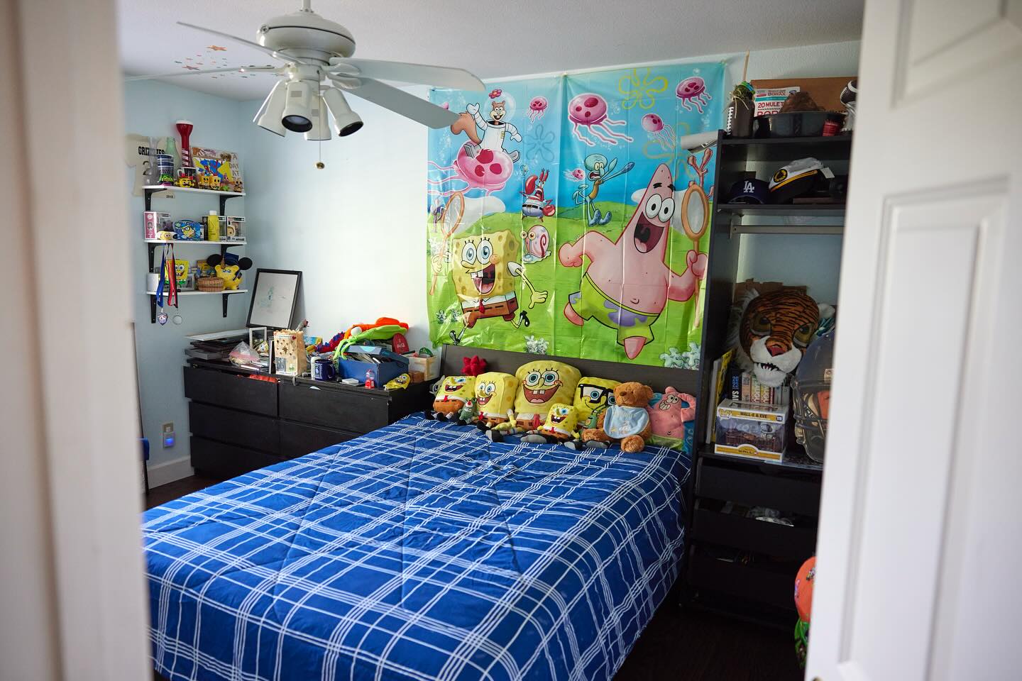 Photo shared by @alltheemptyrooms