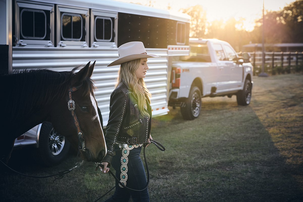 HR8A0164LW_w-horse.www