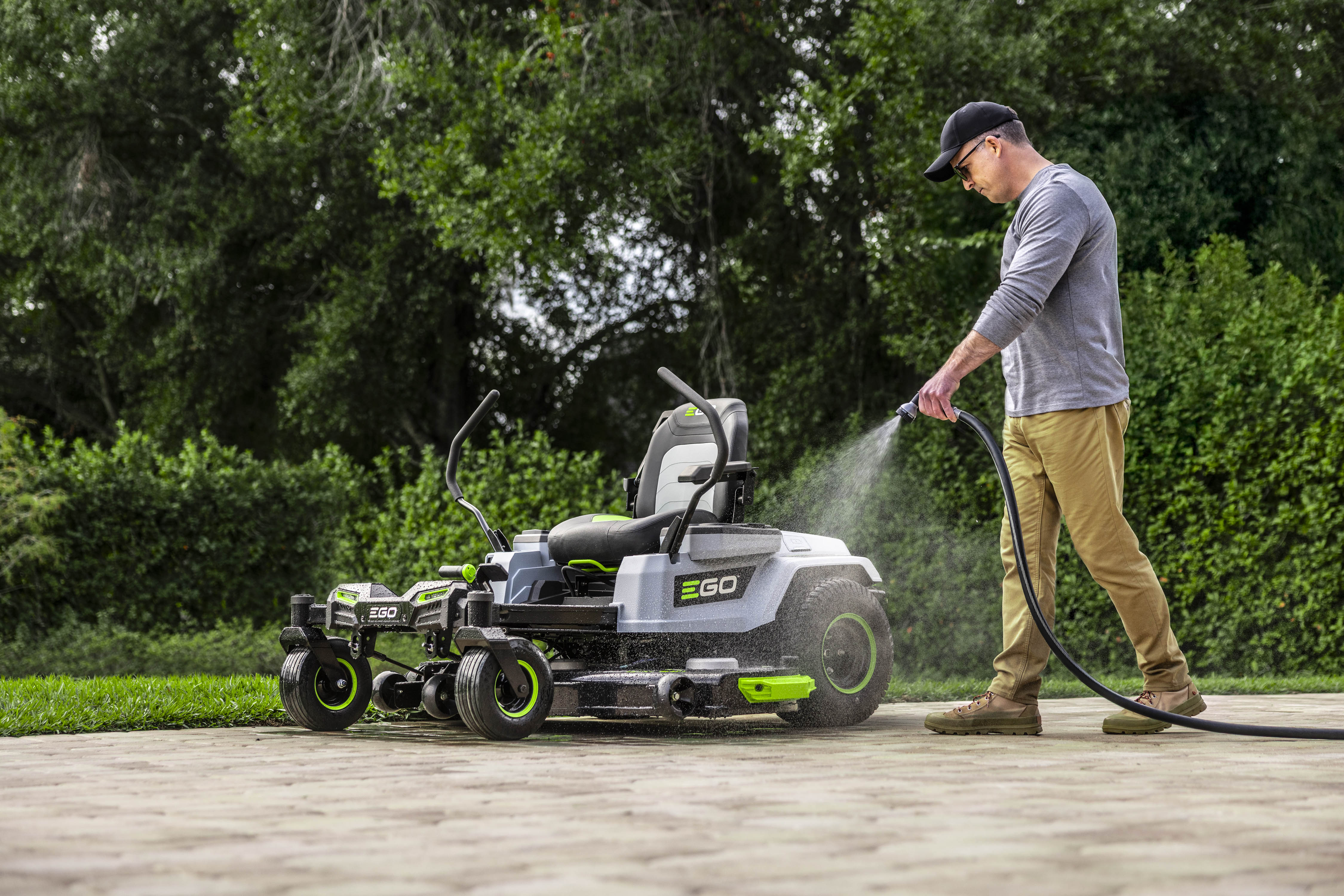 228_52_SprayDown_120925_1564-Edit